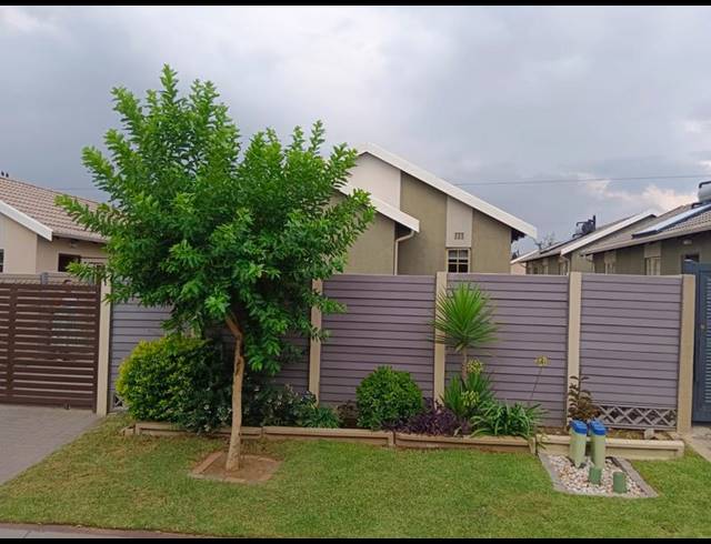 3 BEDROOM HOUSE FOR SALE IN SKY CITY